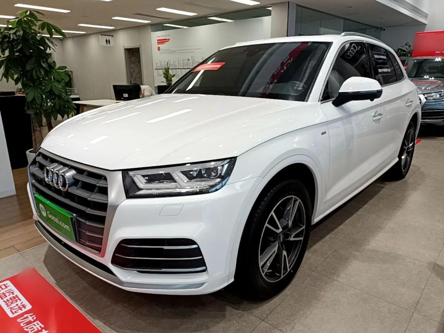Audi Q5L 2020 Updated 40 TFSI Prestige Fashion Edition — миниатюра 1