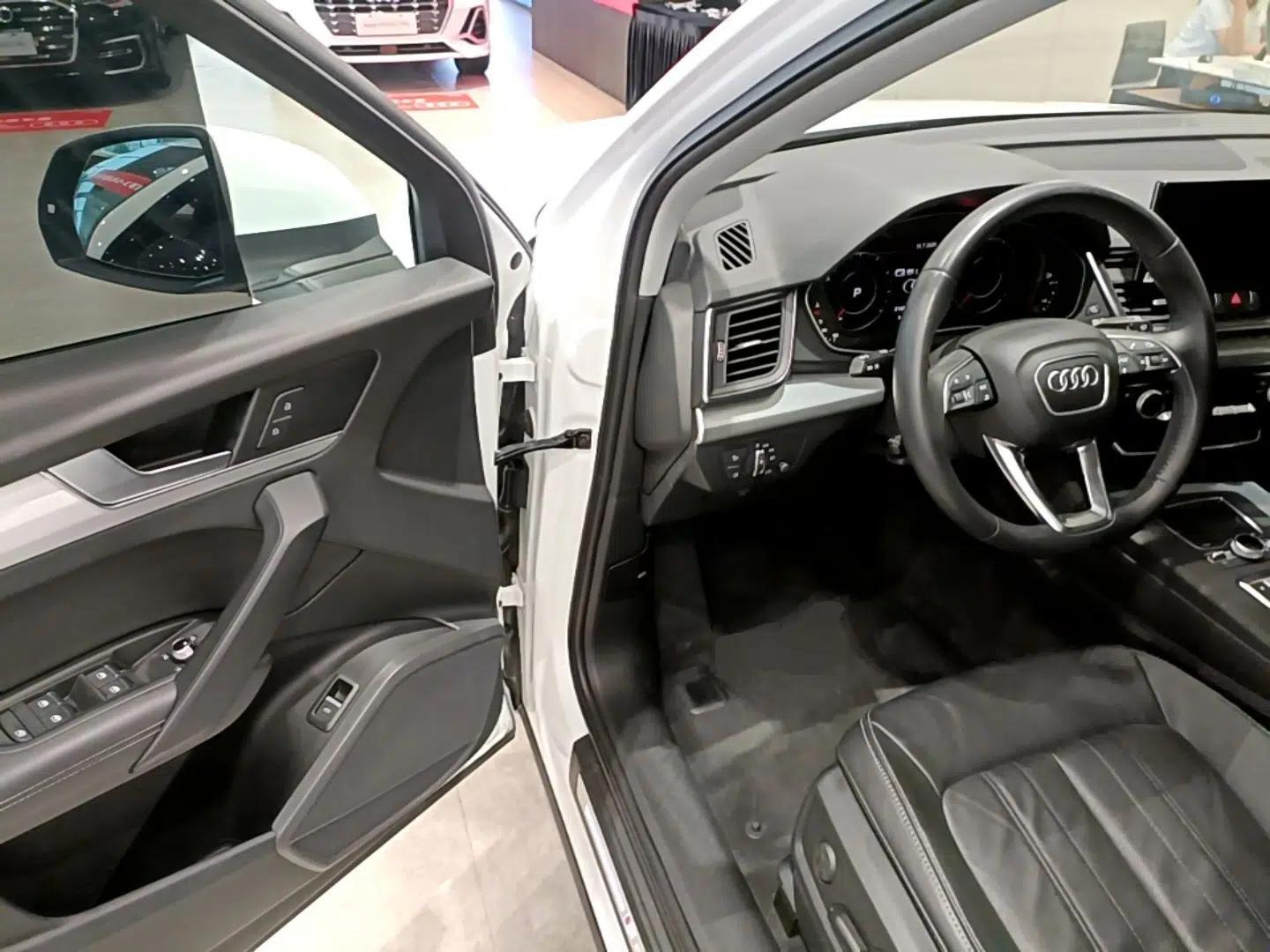 Audi Q5L 2020 Updated 40 TFSI Prestige Fashion Edition — миниатюра 23