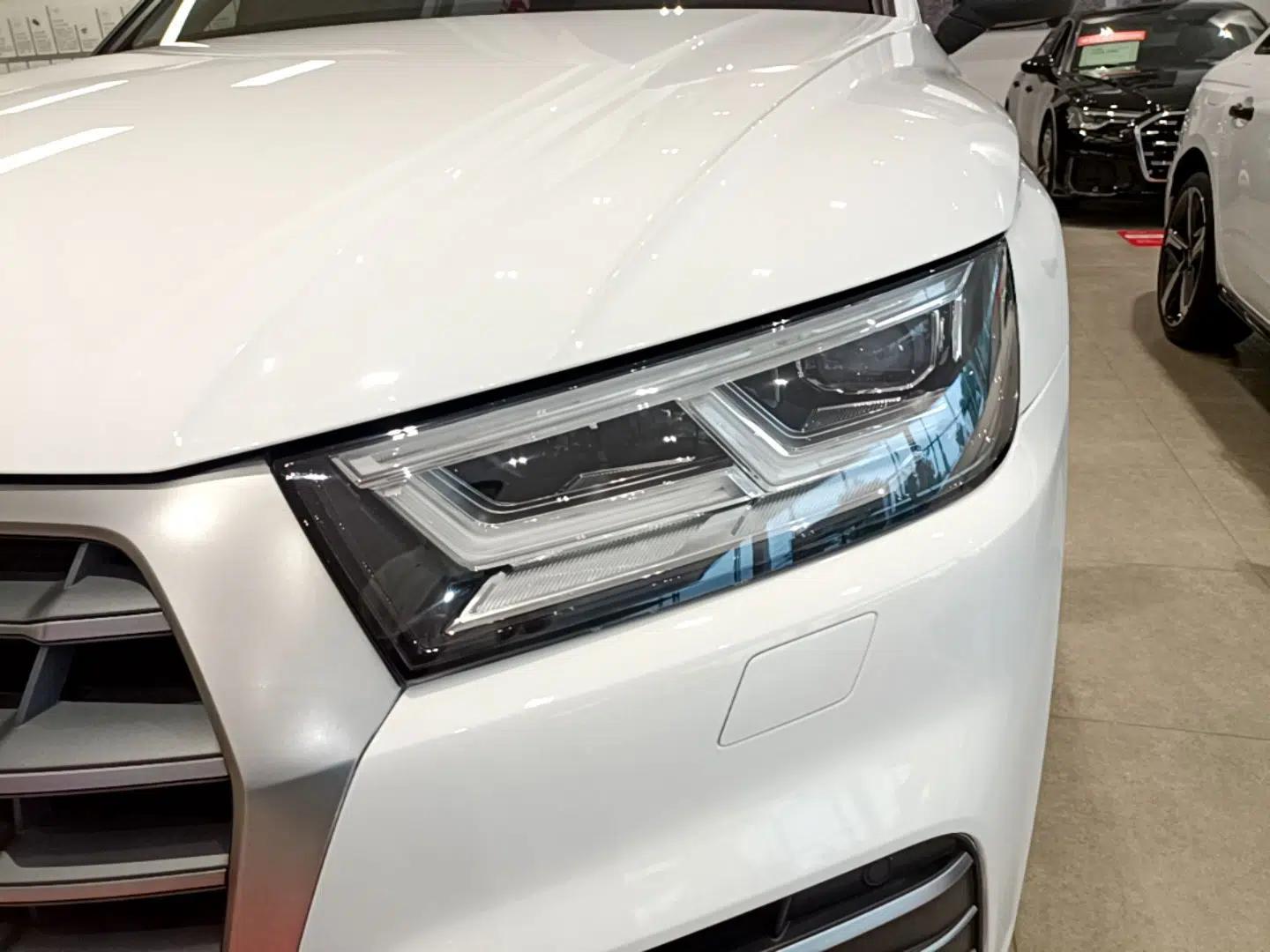 Audi Q5L 2020 Updated 40 TFSI Prestige Fashion Edition — миниатюра 8