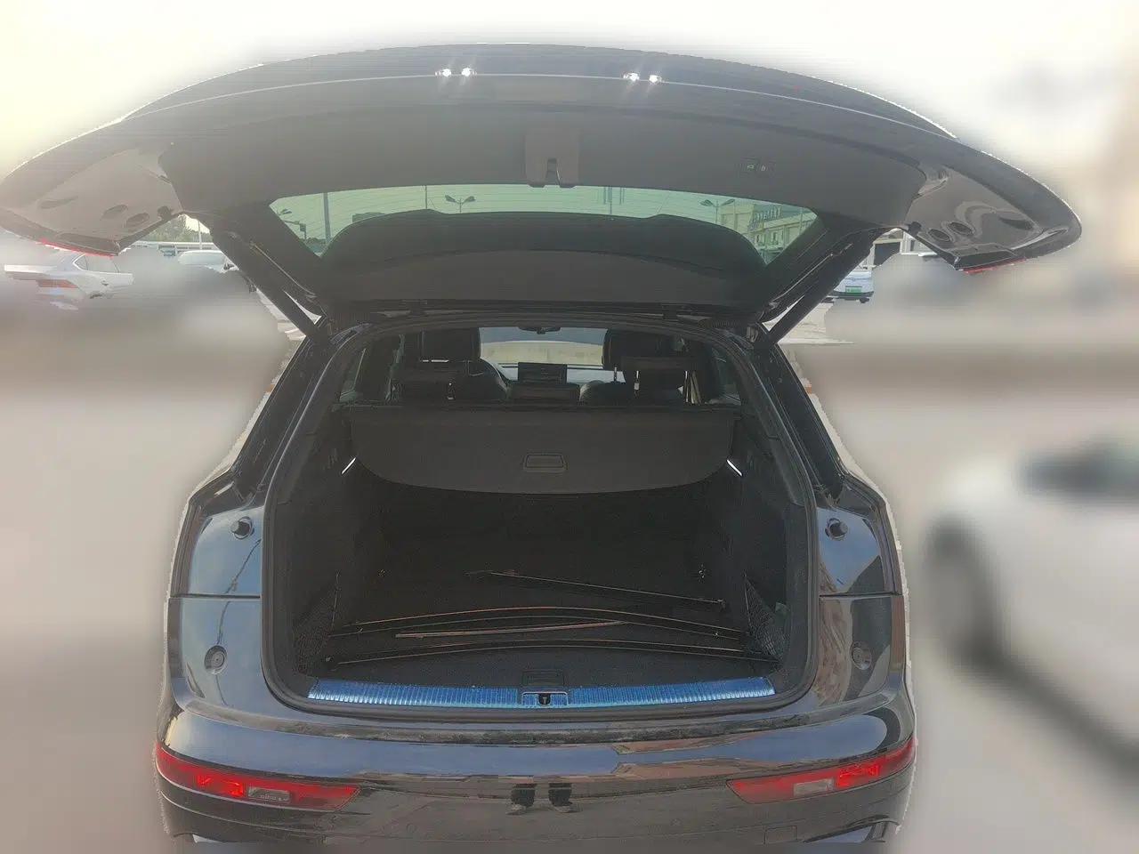 Audi Q5L 2025 45 TFSI Luxury Dynamic Edition — миниатюра 19