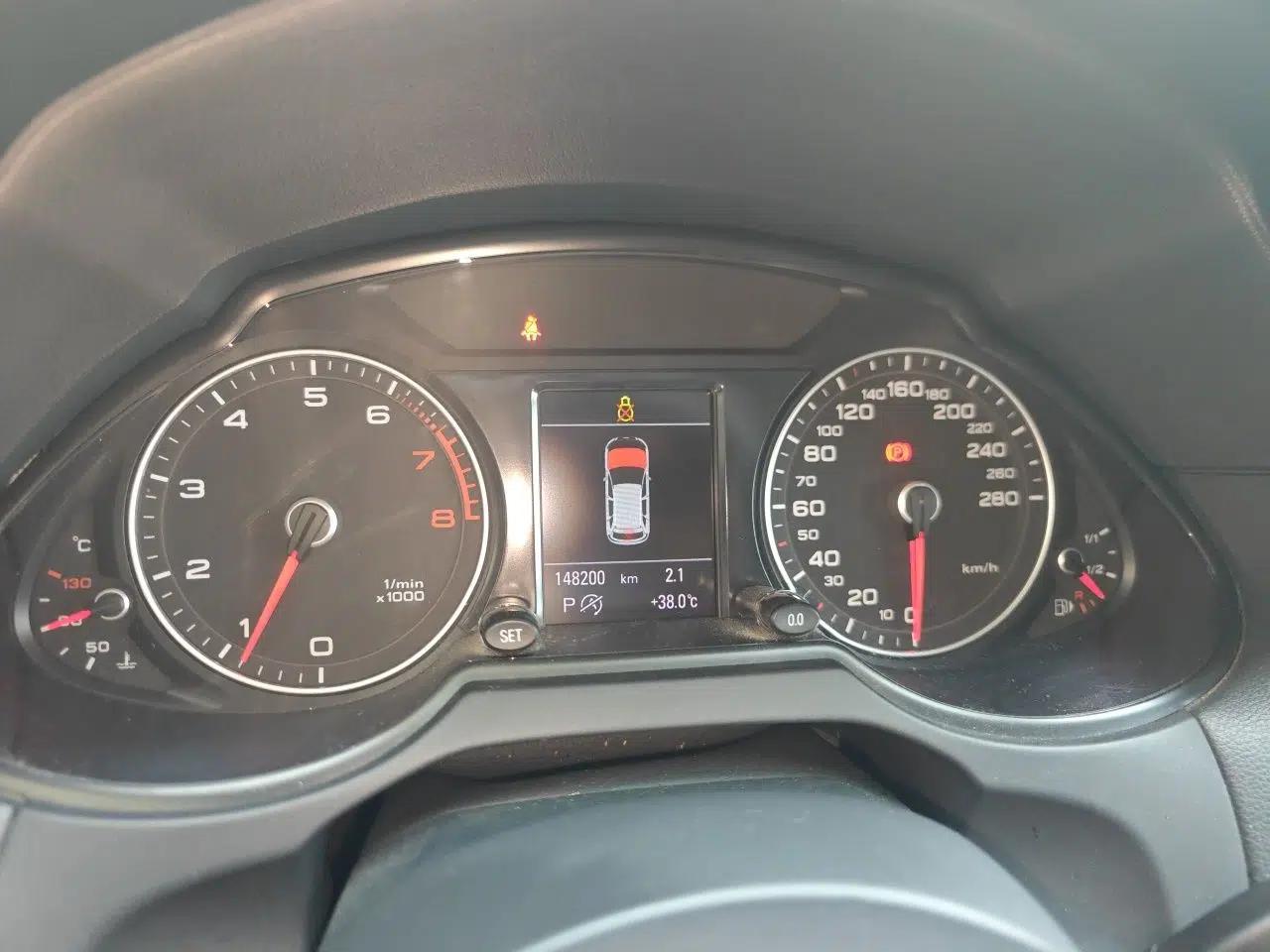 Audi Q5 2015 40 TFSI Comfort Model — миниатюра 11