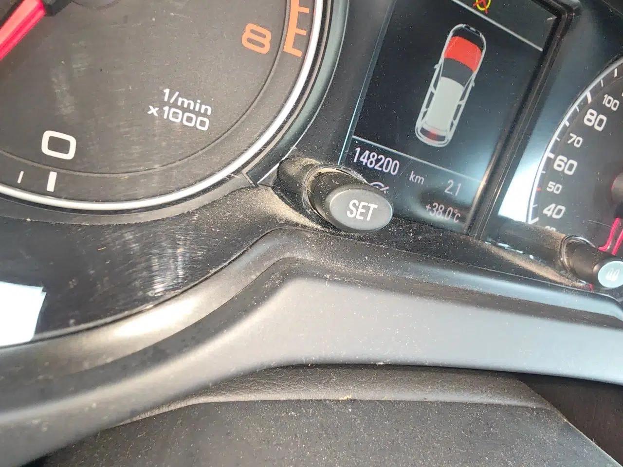 Audi Q5 2015 40 TFSI Comfort Model — миниатюра 12