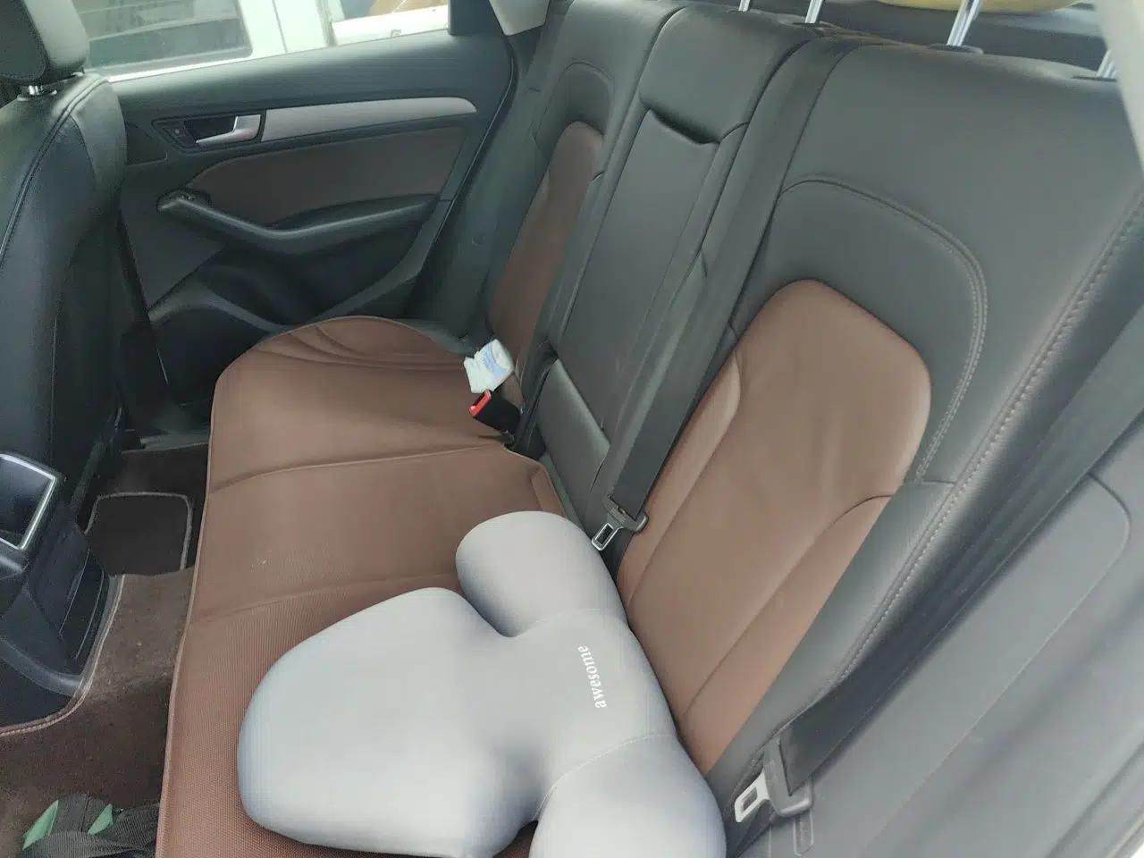 Audi Q5 2018 Collector's Edition 40 TFSI Ambition Model — миниатюра 17