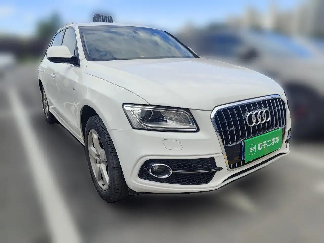 Audi Q5 2018 Collector's Edition 40 TFSI Ambition Model — миниатюра 3