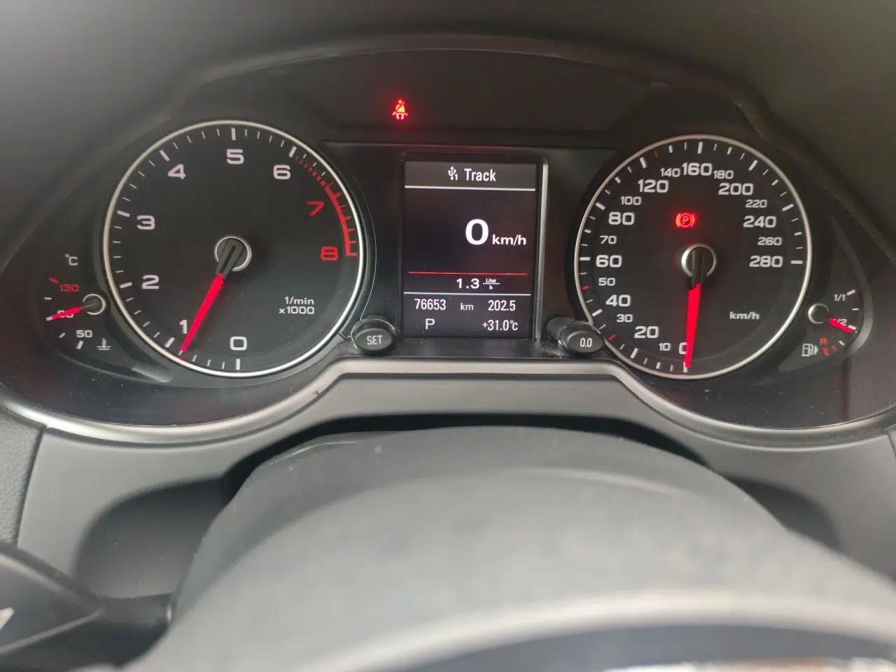 Audi Q5 2016 40 TFSI Comfort Model — миниатюра 11