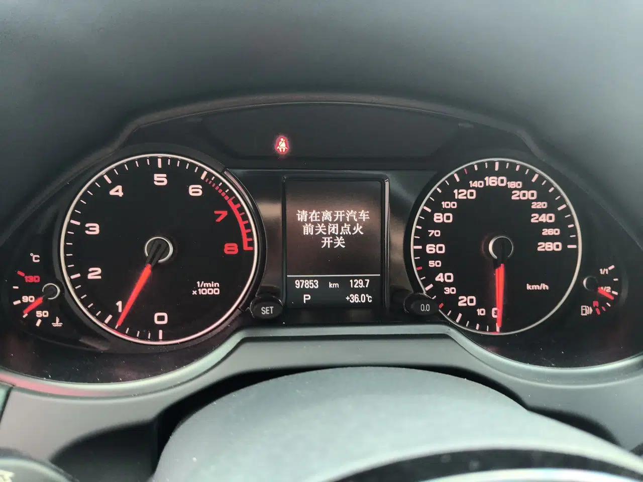 Audi Q5 2018 Collector's Edition 40 TFSI Technology Model — миниатюра 11