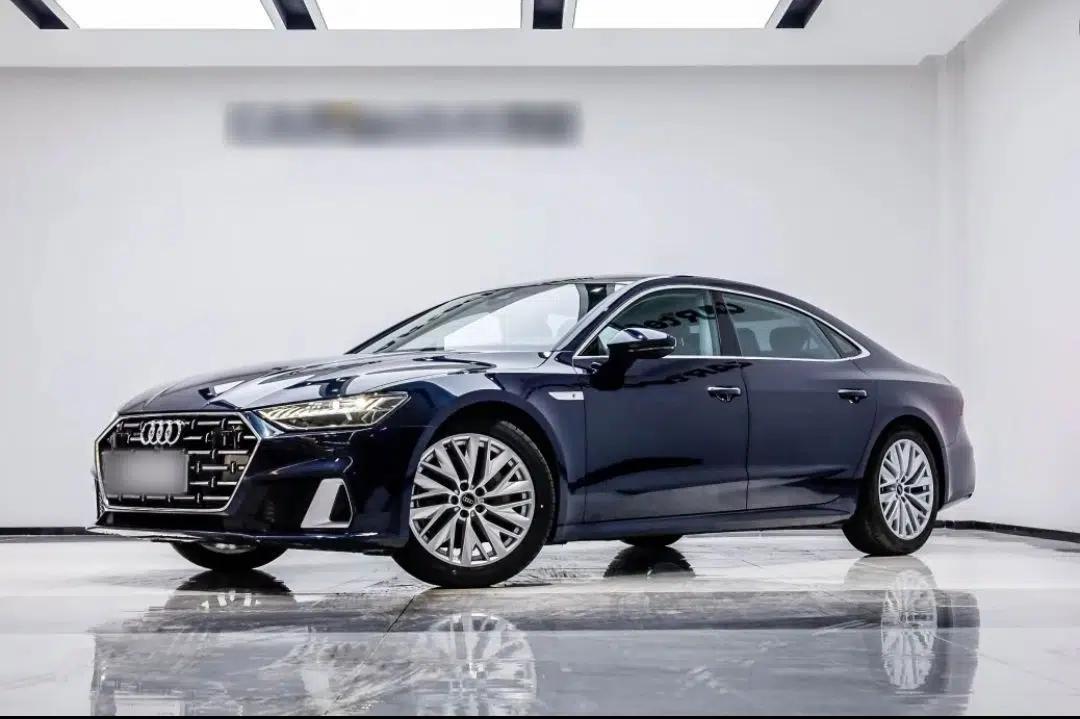 Audi A7L 2024 45TFSI S-line Dream-Building Edition Flow Crystal Package — миниатюра 1