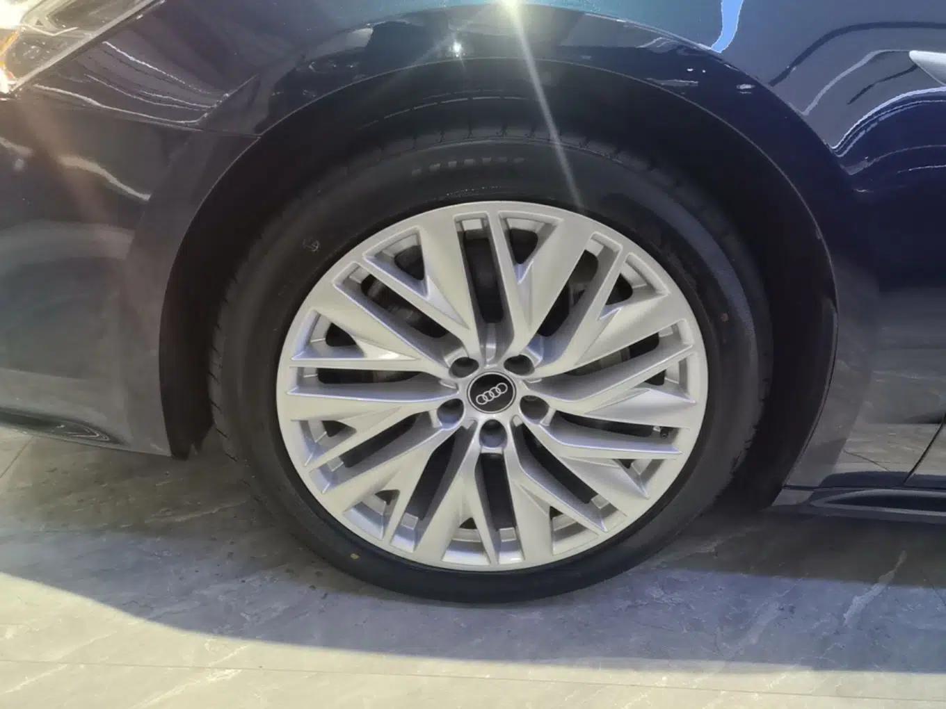 Audi A7L 2024 45TFSI S-line Dream-Building Edition Flow Crystal Package — миниатюра 15