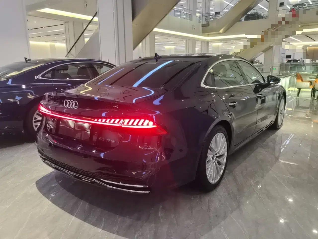 Audi A7L 2024 45TFSI S-line Dream-Building Edition Flow Crystal Package — миниатюра 6