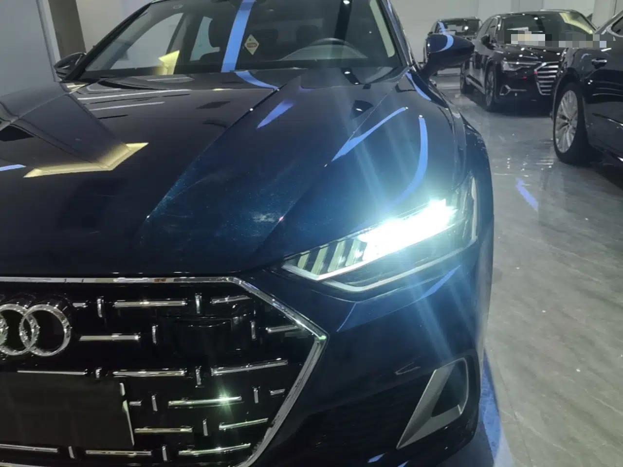 Audi A7L 2024 45TFSI S-line Dream-Building Edition Flow Crystal Package — миниатюра 8