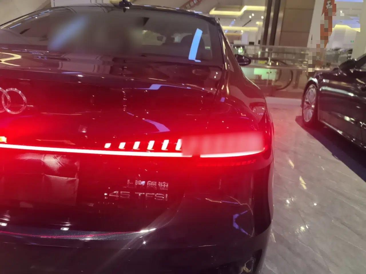 Audi A7L 2024 45TFSI S-line Dream-Building Edition Flow Crystal Package — миниатюра 14