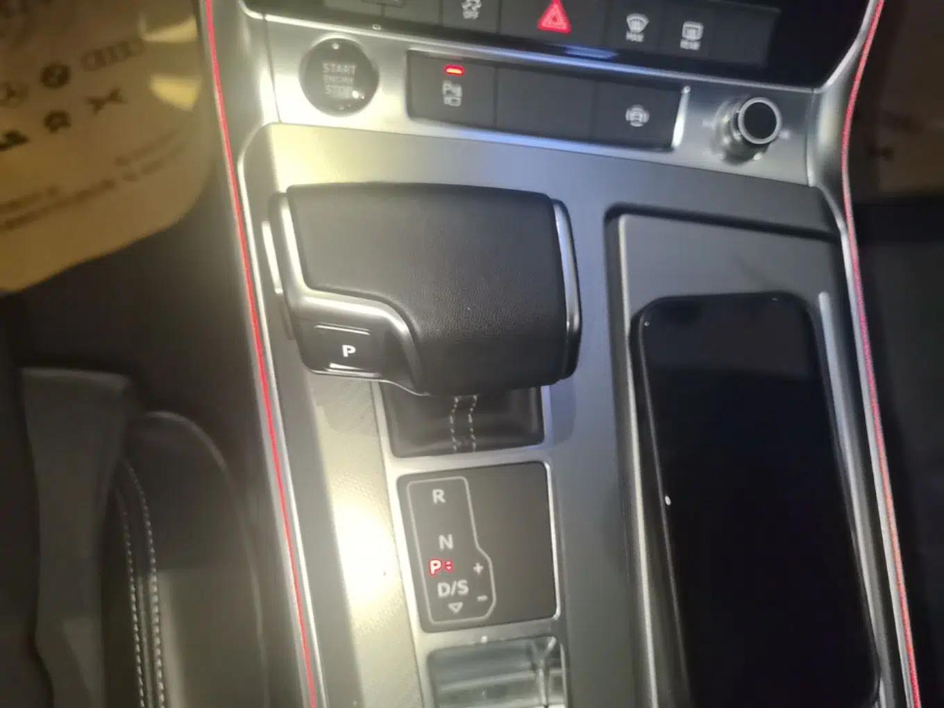 Audi A7L 2024 45TFSI S-line Dream-Building Edition Flow Crystal Package — миниатюра 21