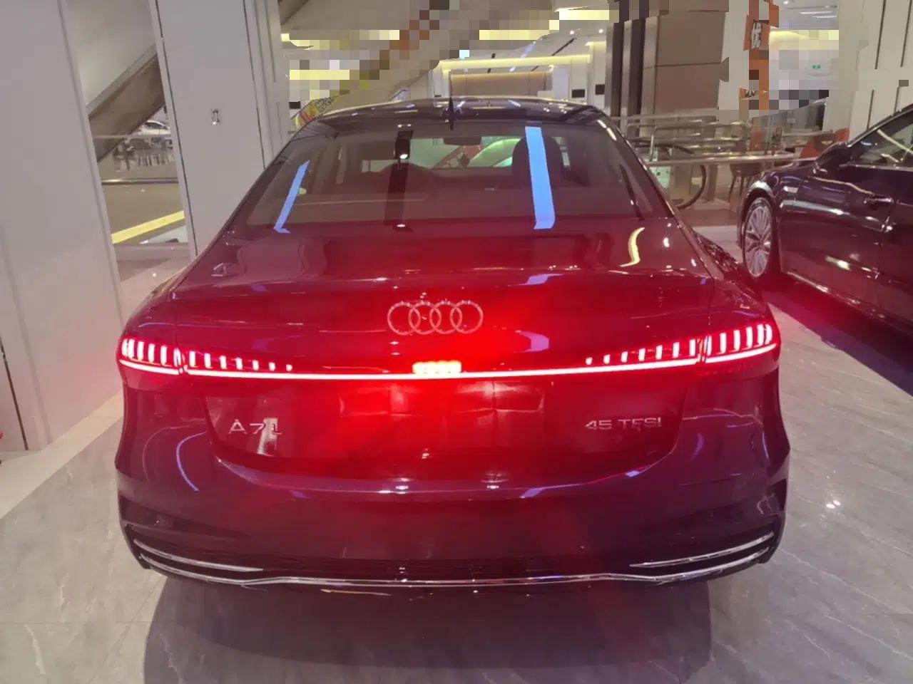 Audi A7L 2024 45TFSI S-line Dream-Building Edition Flow Crystal Package — миниатюра 5