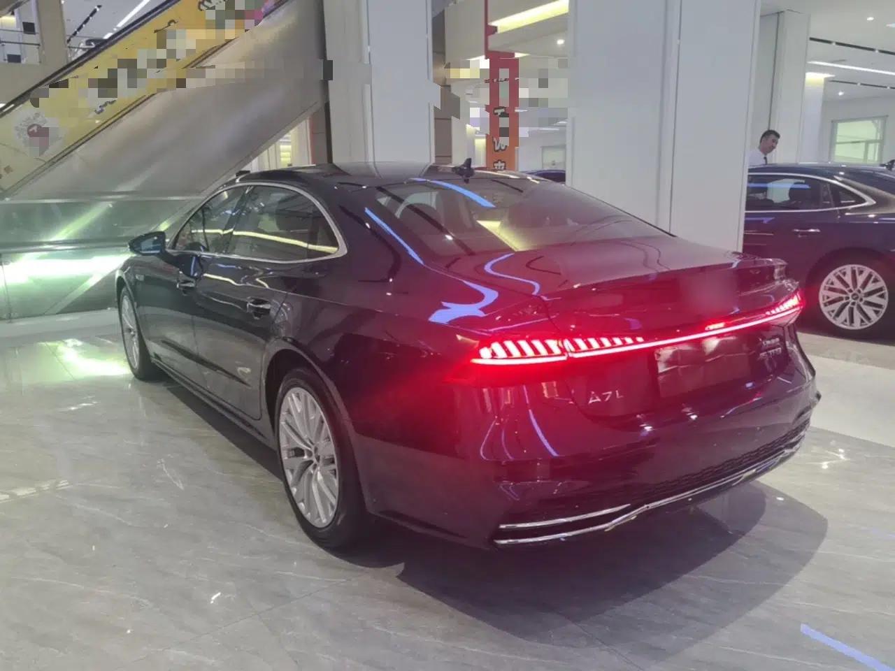 Audi A7L 2024 45TFSI S-line Dream-Building Edition Flow Crystal Package — миниатюра 4
