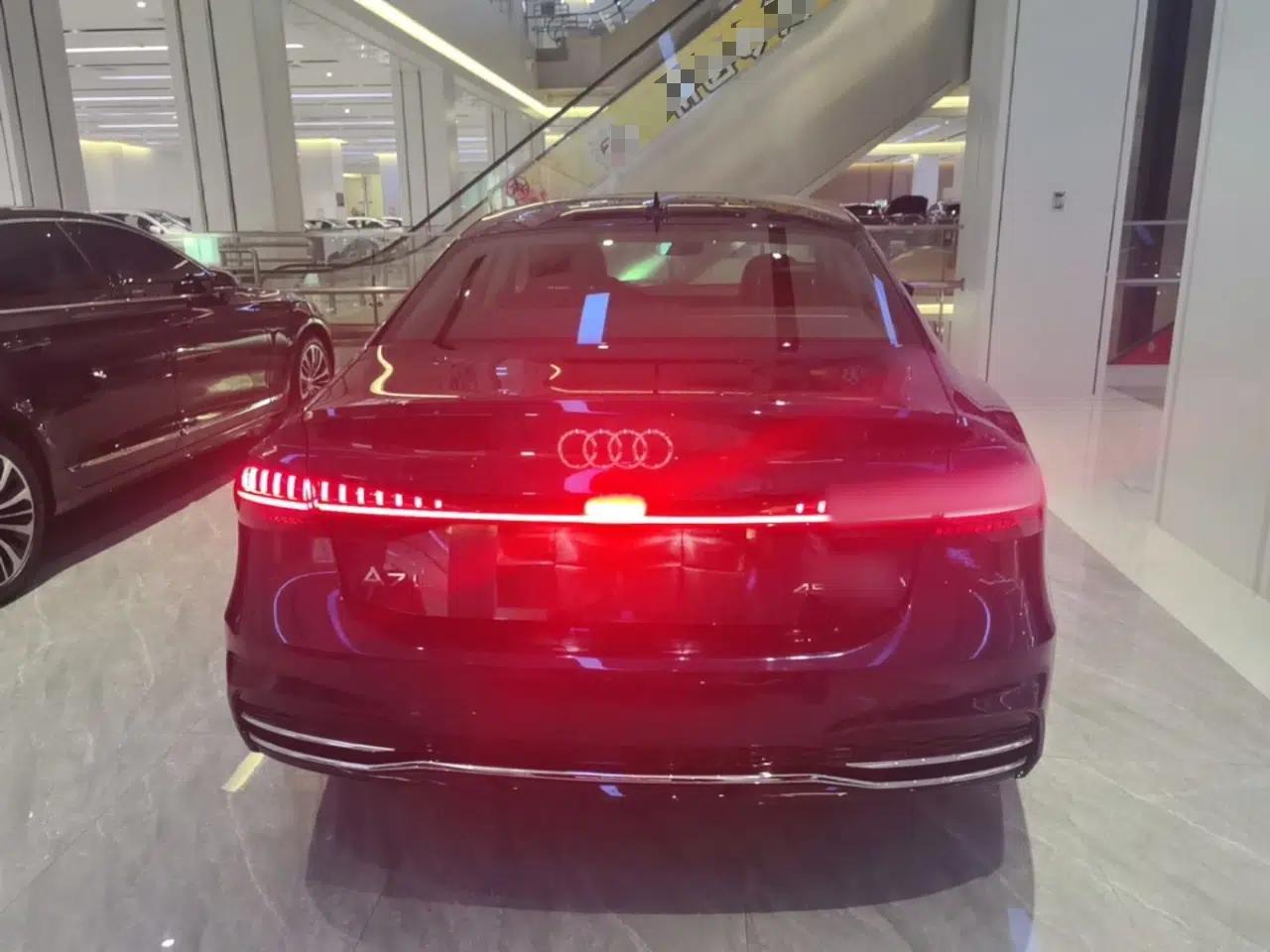 Audi A7L 2024 45TFSI S-line Dream-Building Edition Flow Crystal Package — миниатюра 5