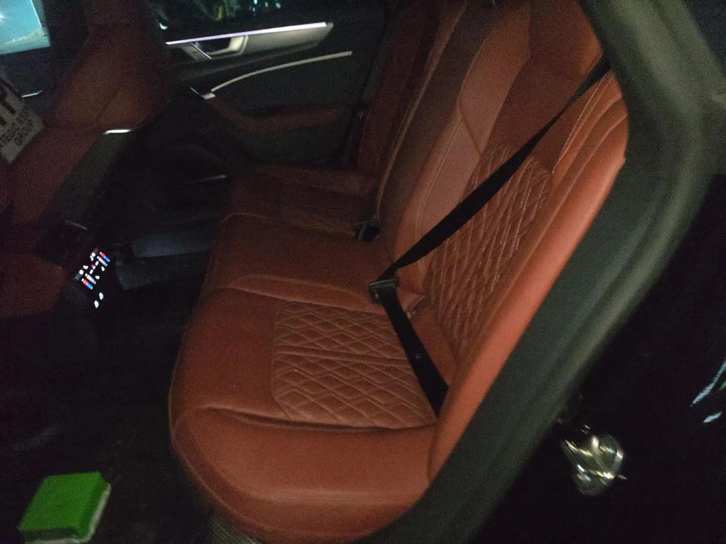 Audi A7L 2024 45 TFSI quattro Black Warrior Edition — миниатюра 17