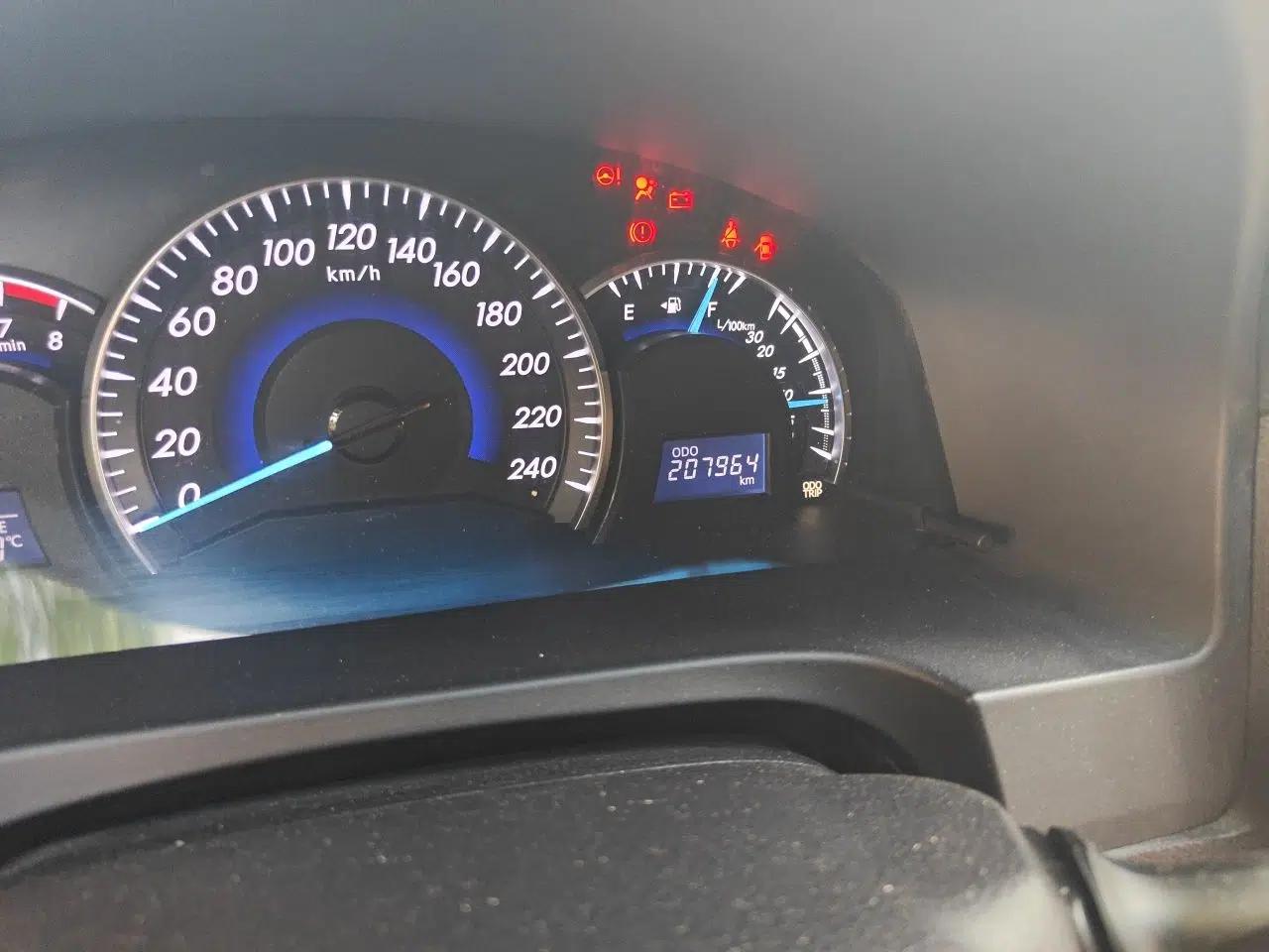 Toyota Camry 2012 2.0G Luxury Edition — миниатюра 12