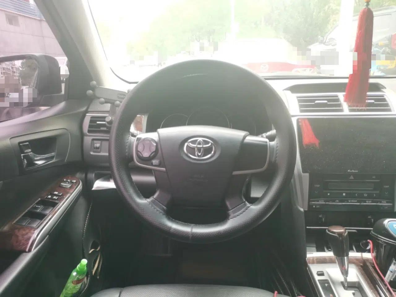 Toyota Camry 2015 2.0G Premier Edition — миниатюра 10