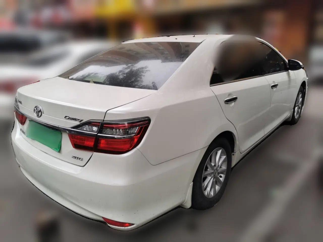 Toyota Camry 2015 2.0G Luxury Edition — миниатюра 6