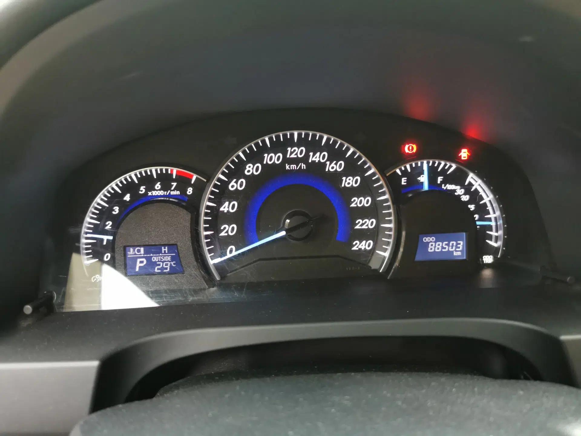 Toyota Camry 2015 2.0G Luxury Edition — миниатюра 10