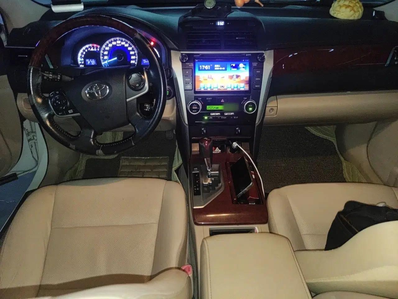 Toyota Camry 2012 2.5G Luxury Edition — миниатюра 18