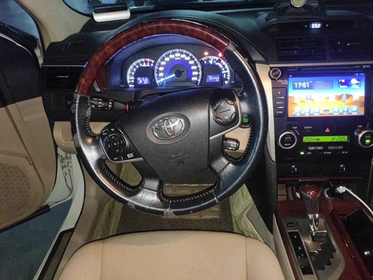 Toyota Camry 2012 2.5G Luxury Edition — миниатюра 9