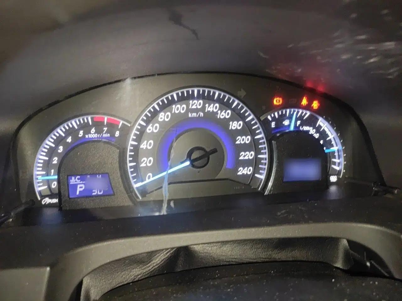 Toyota Camry 2012 2.5G Luxury Edition — миниатюра 10