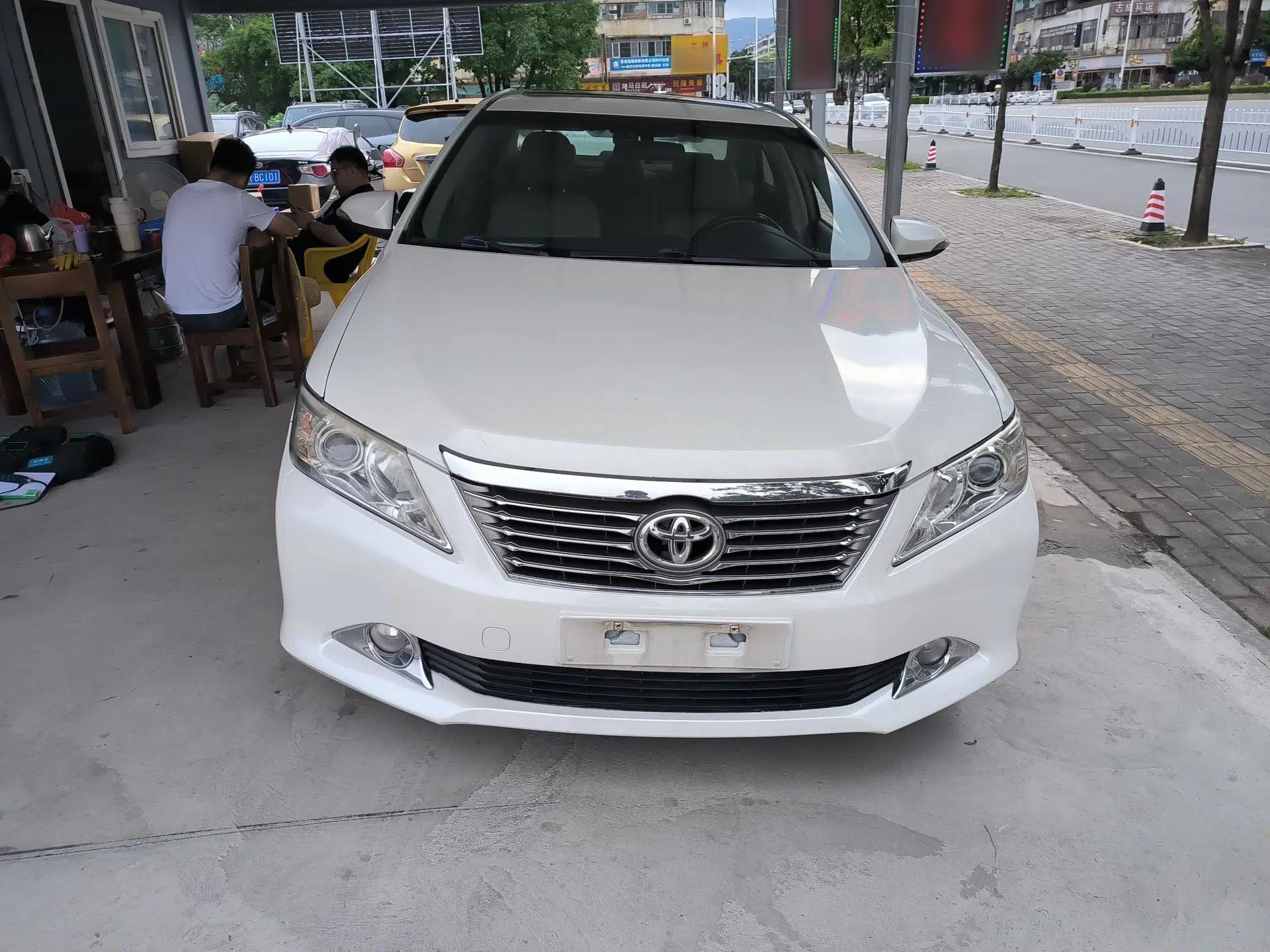 Toyota Camry 2013 2.0G Comfort Edition — миниатюра 2