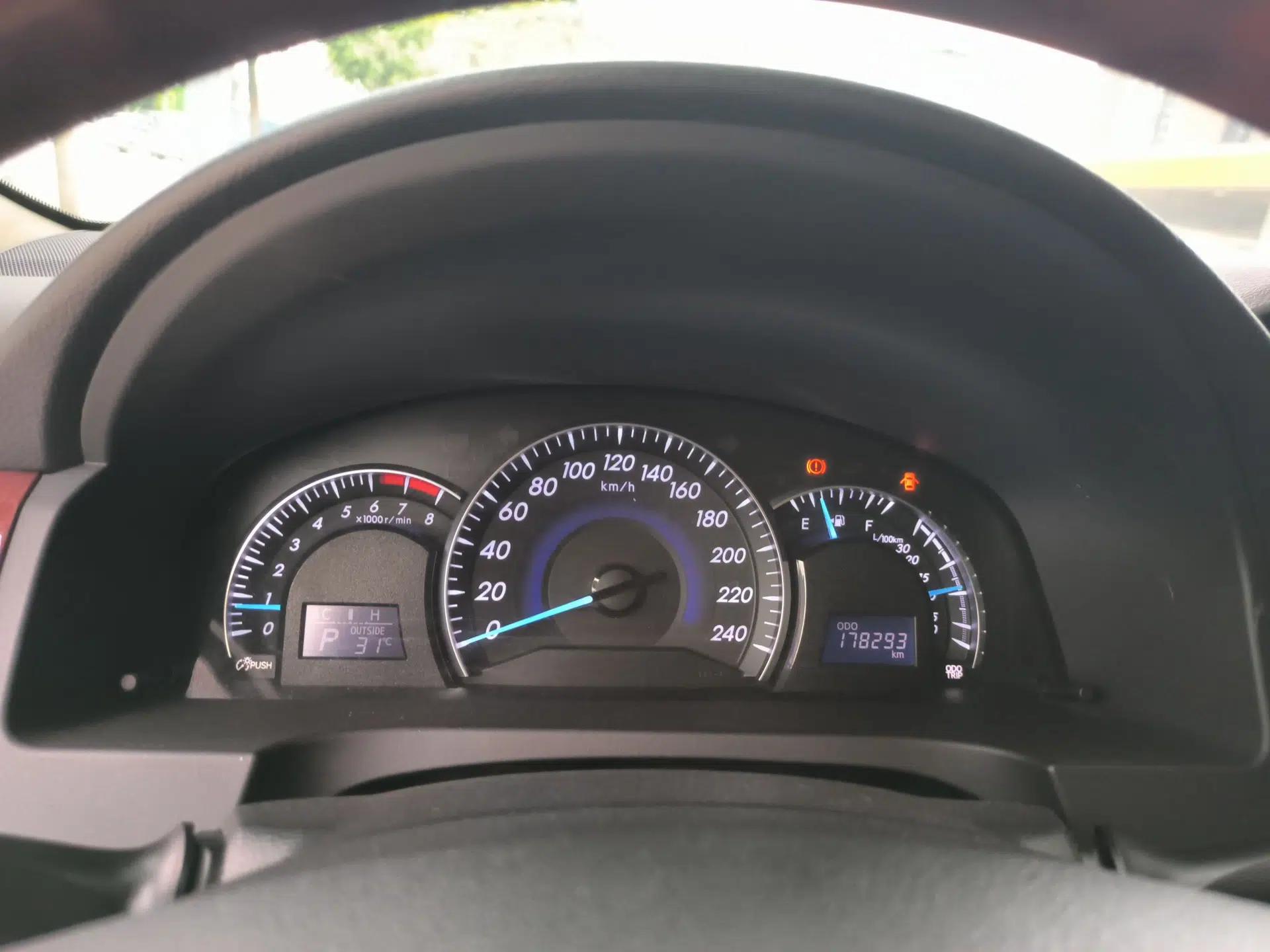 Toyota Camry 2013 2.0G Comfort Edition — миниатюра 14