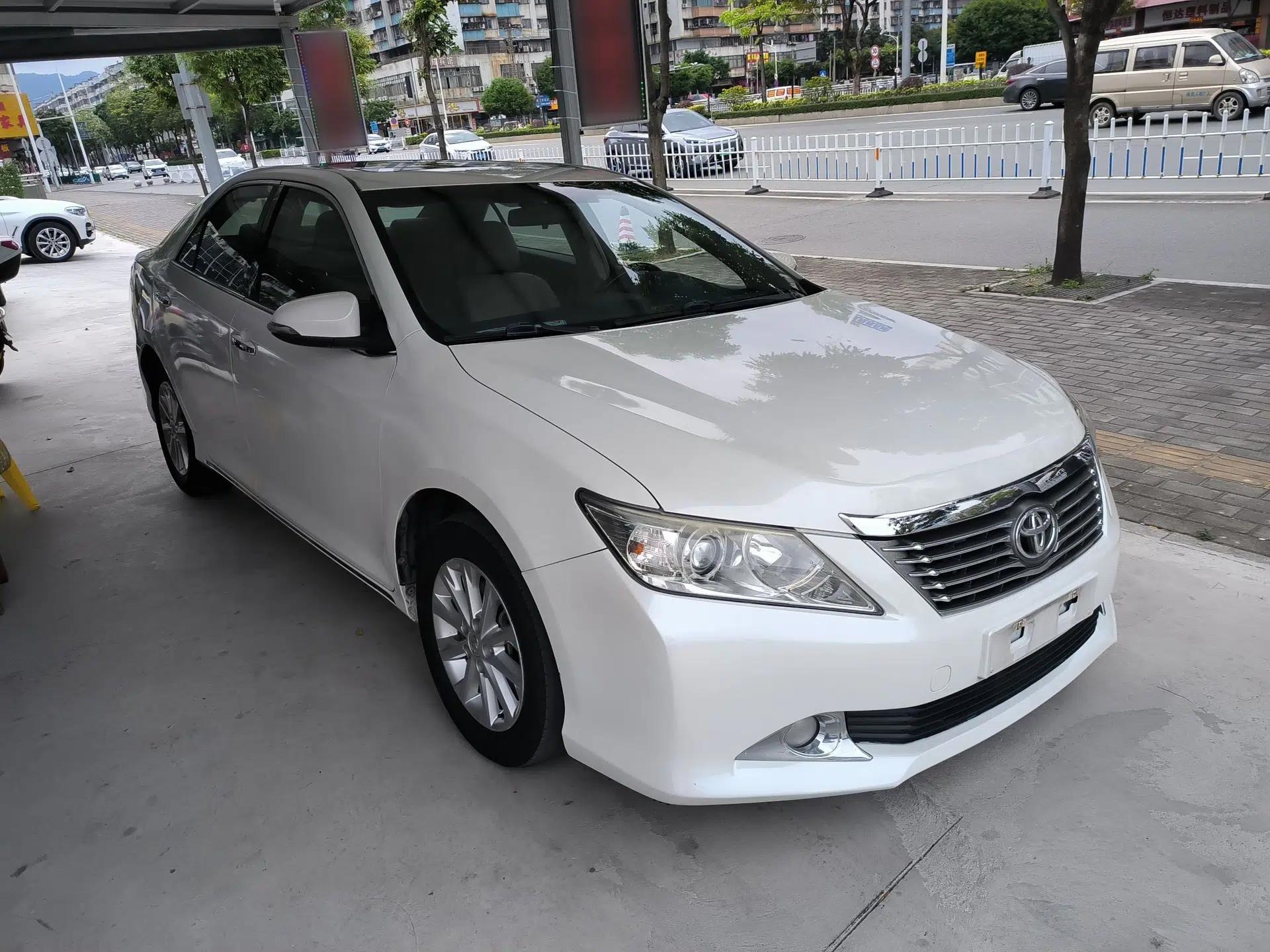 Toyota Camry 2013 2.0G Comfort Edition — миниатюра 3