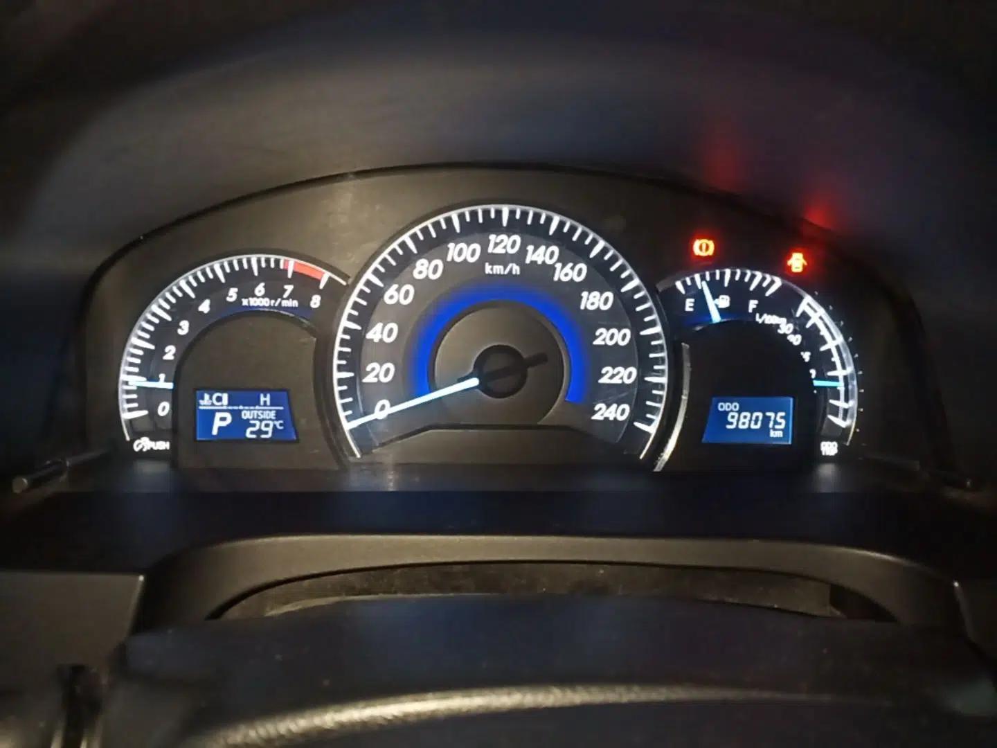 Toyota Camry 2015 2.0G Premier Edition — миниатюра 14