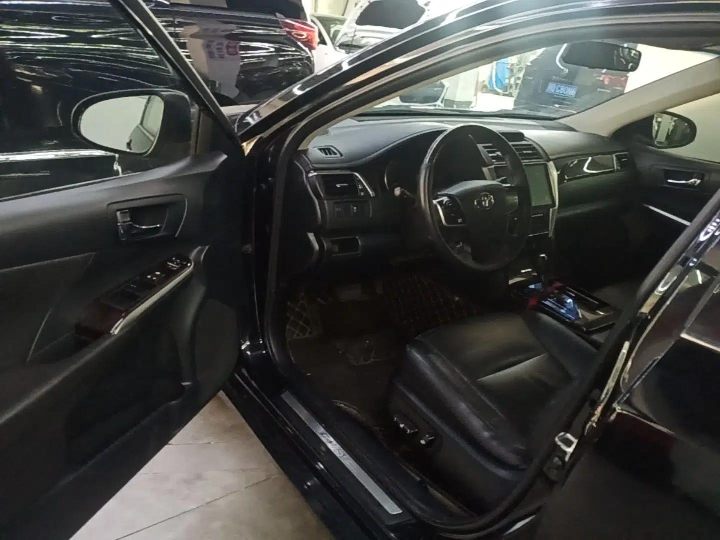 Toyota Camry 2015 2.0G Premier Edition — миниатюра 18