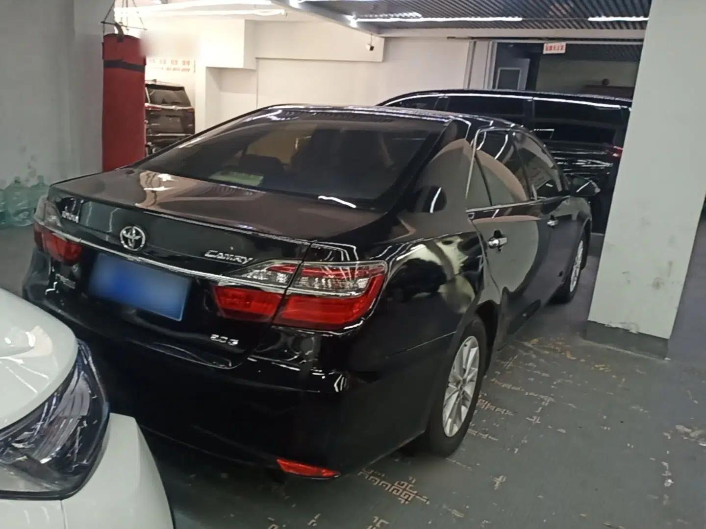 Toyota Camry 2015 2.0G Premier Edition — миниатюра 6