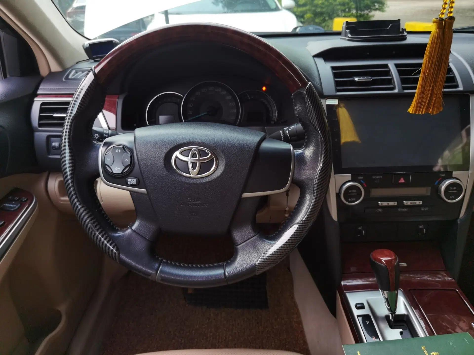 Toyota Camry 2013 2.0G Comfort Edition — миниатюра 10