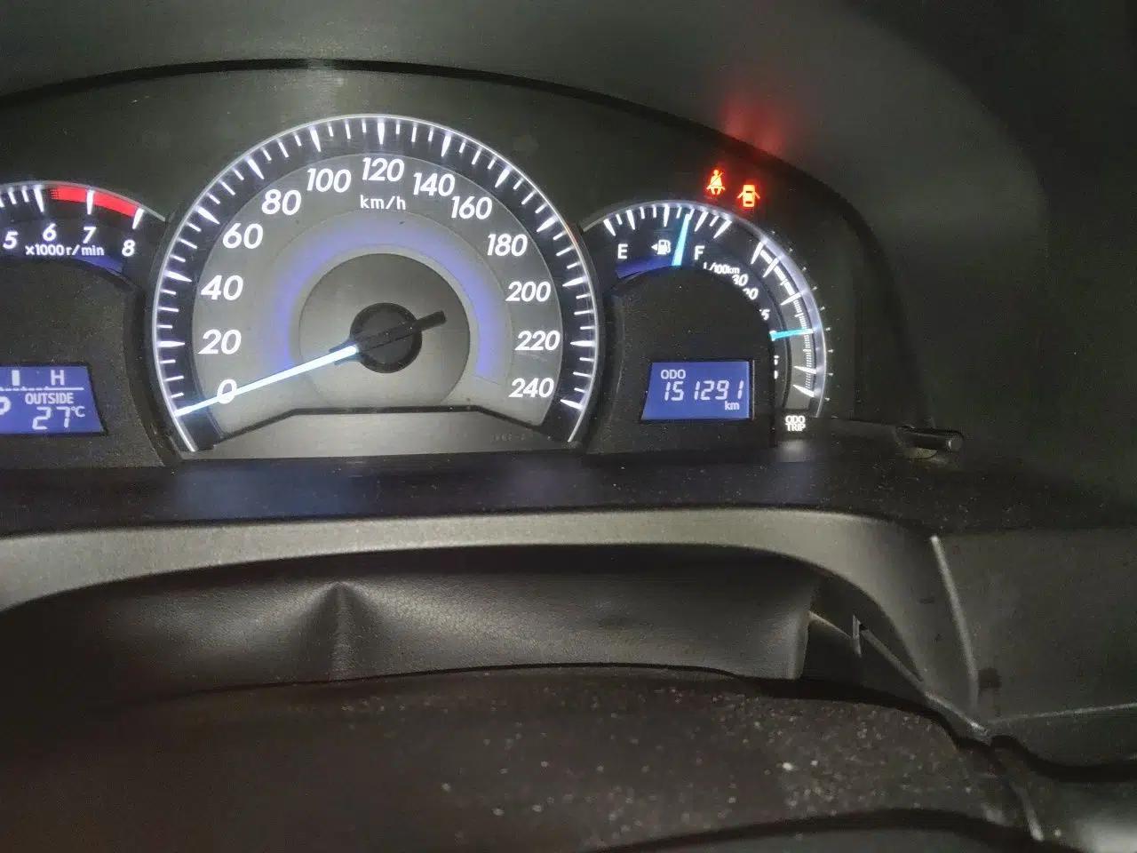 Toyota Camry 2012 2.5G Luxury Edition — миниатюра 12