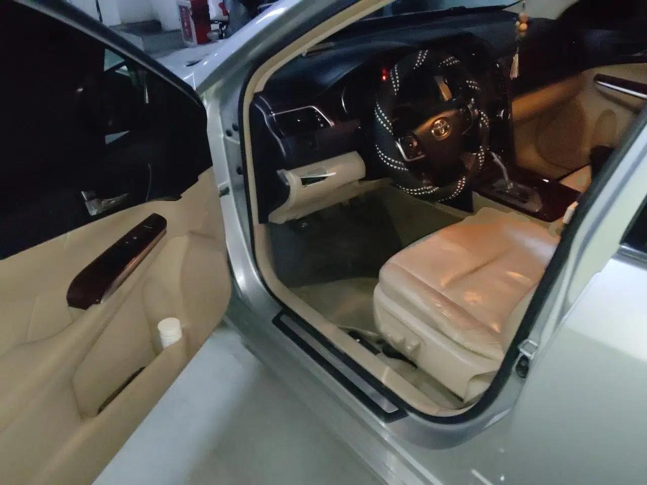 Toyota Camry 2012 2.5G Luxury Edition — миниатюра 16