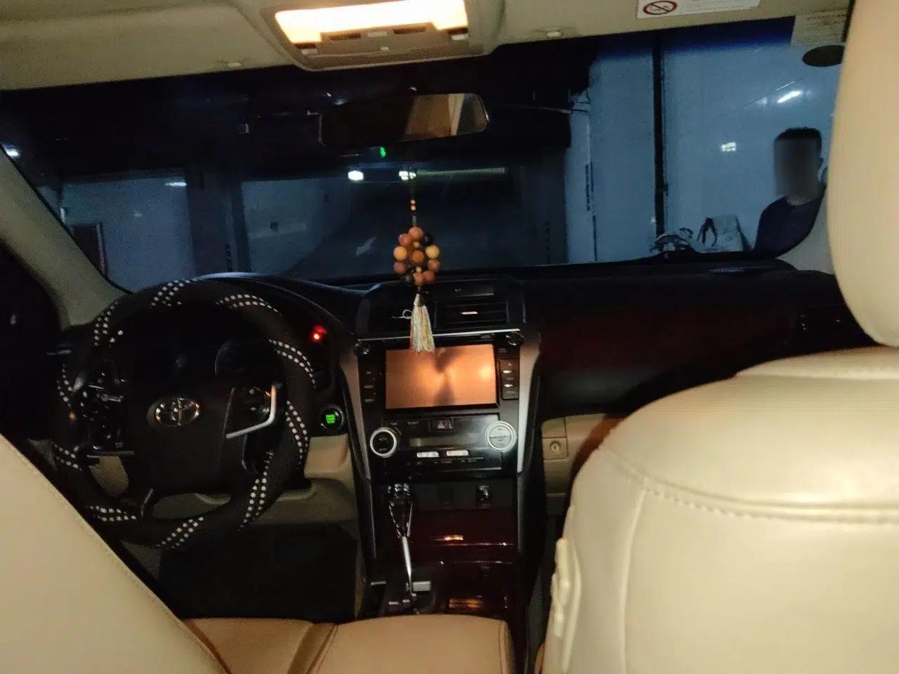 Toyota Camry 2012 2.5G Luxury Edition — миниатюра 18