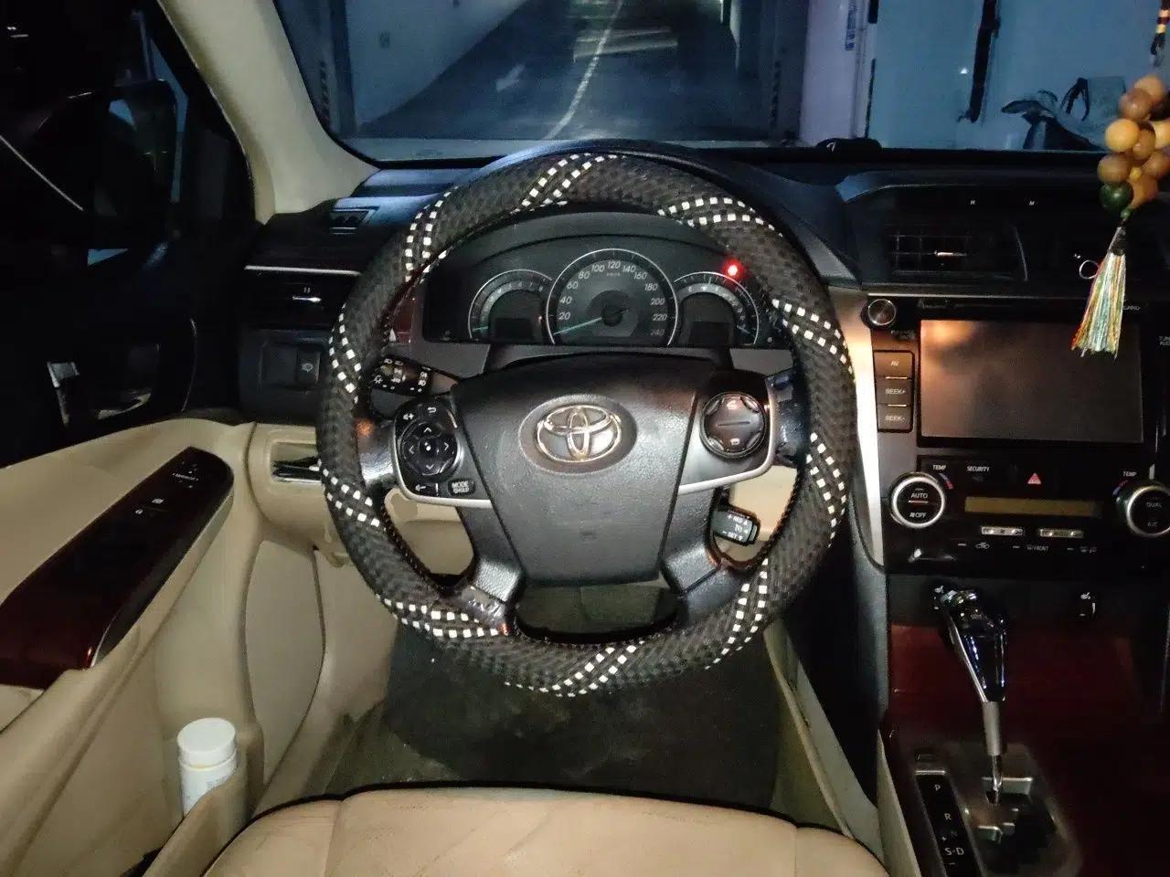 Toyota Camry 2012 2.5G Luxury Edition — миниатюра 10