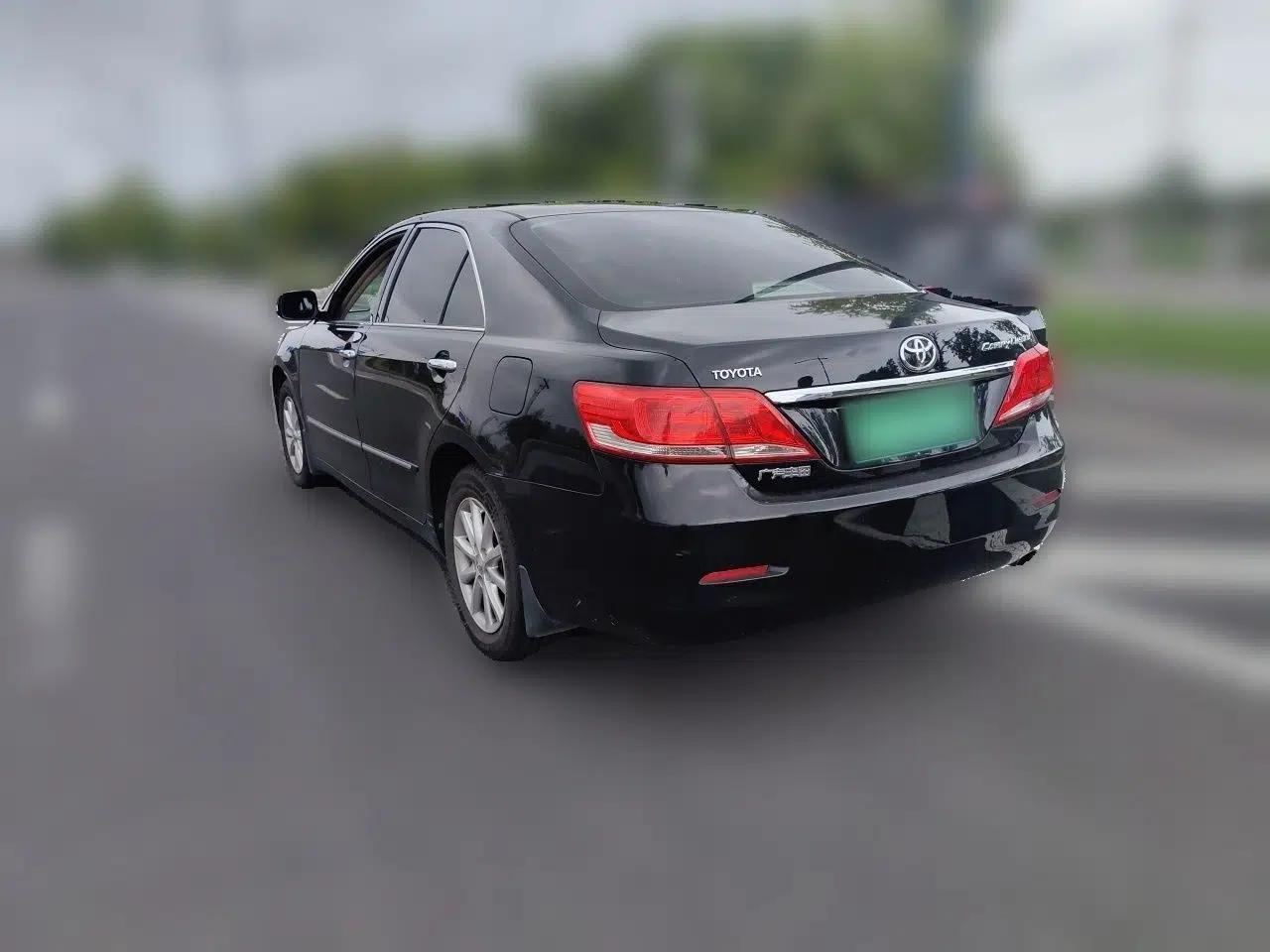 Toyota Camry 2012 200G Classic Luxury Edition — миниатюра 4