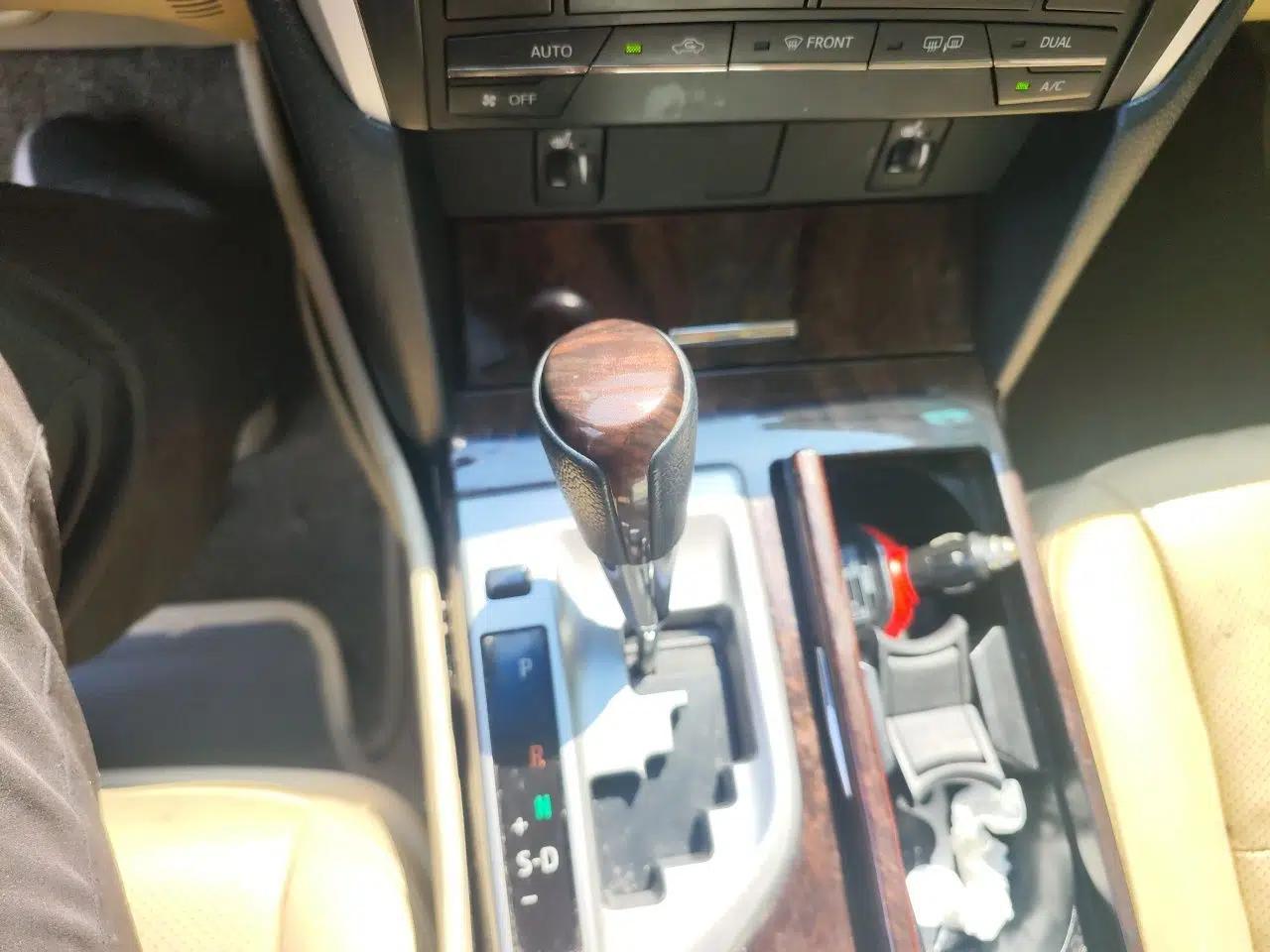 Toyota Camry 2015 2.0G Premier Edition — миниатюра 14