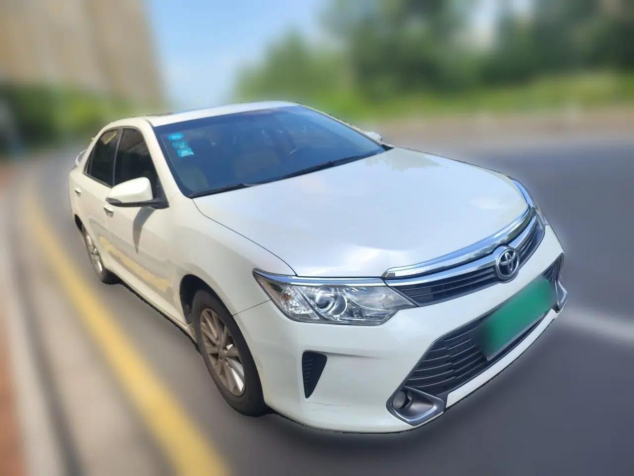 Toyota Camry 2015 2.0G Premier Edition — миниатюра 3