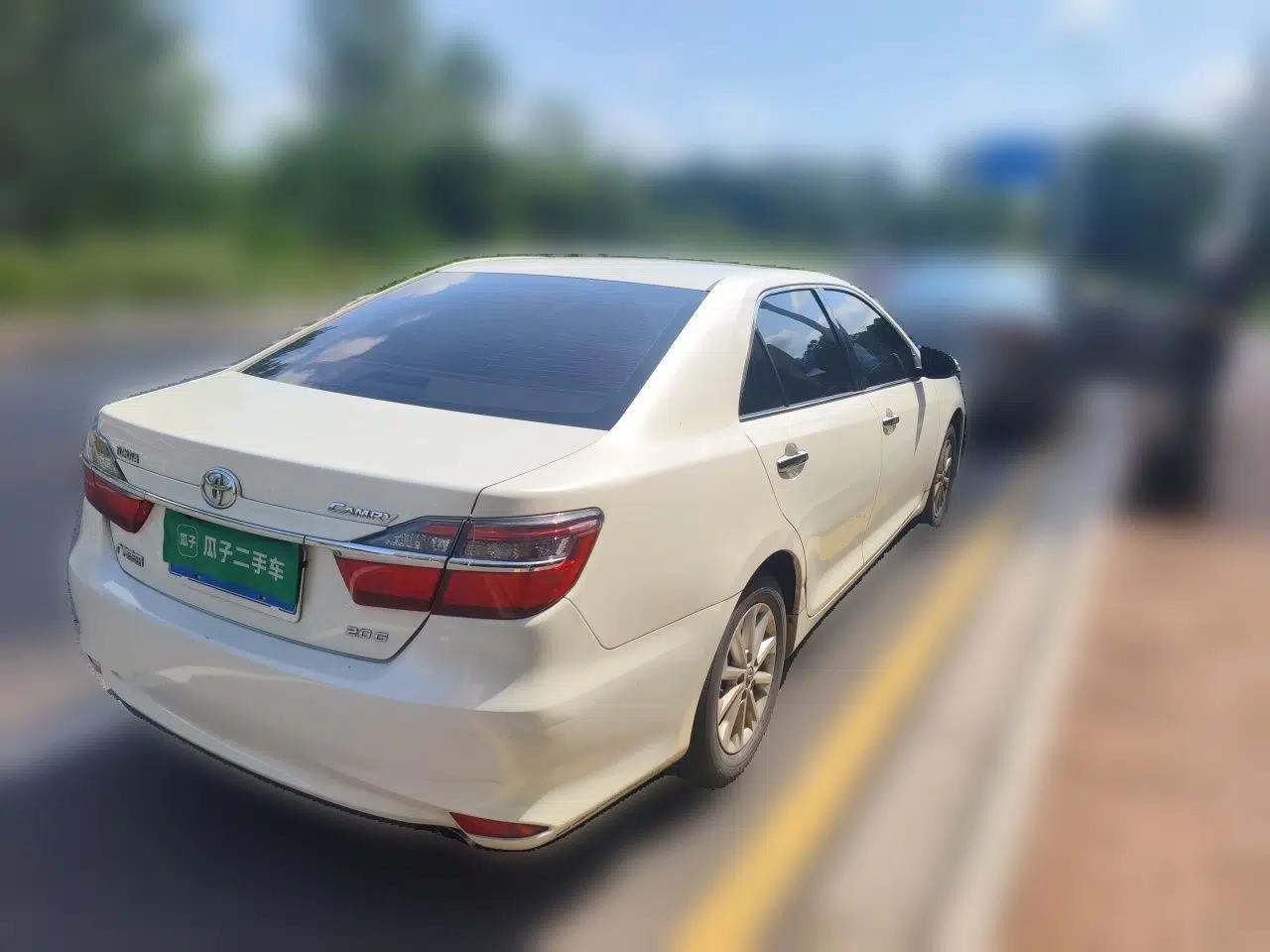 Toyota Camry 2015 2.0G Premier Edition — миниатюра 6