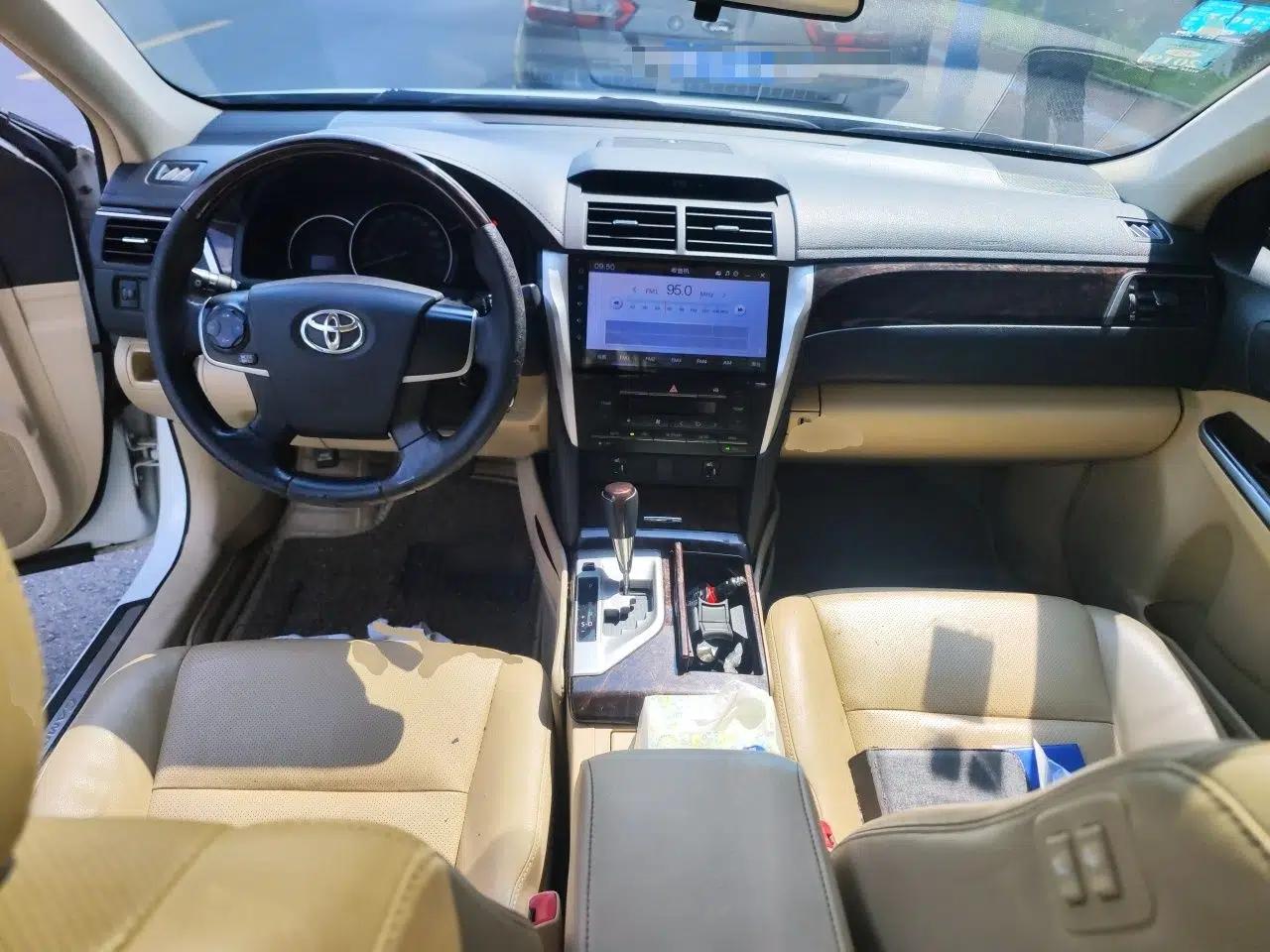 Toyota Camry 2015 2.0G Premier Edition — миниатюра 9
