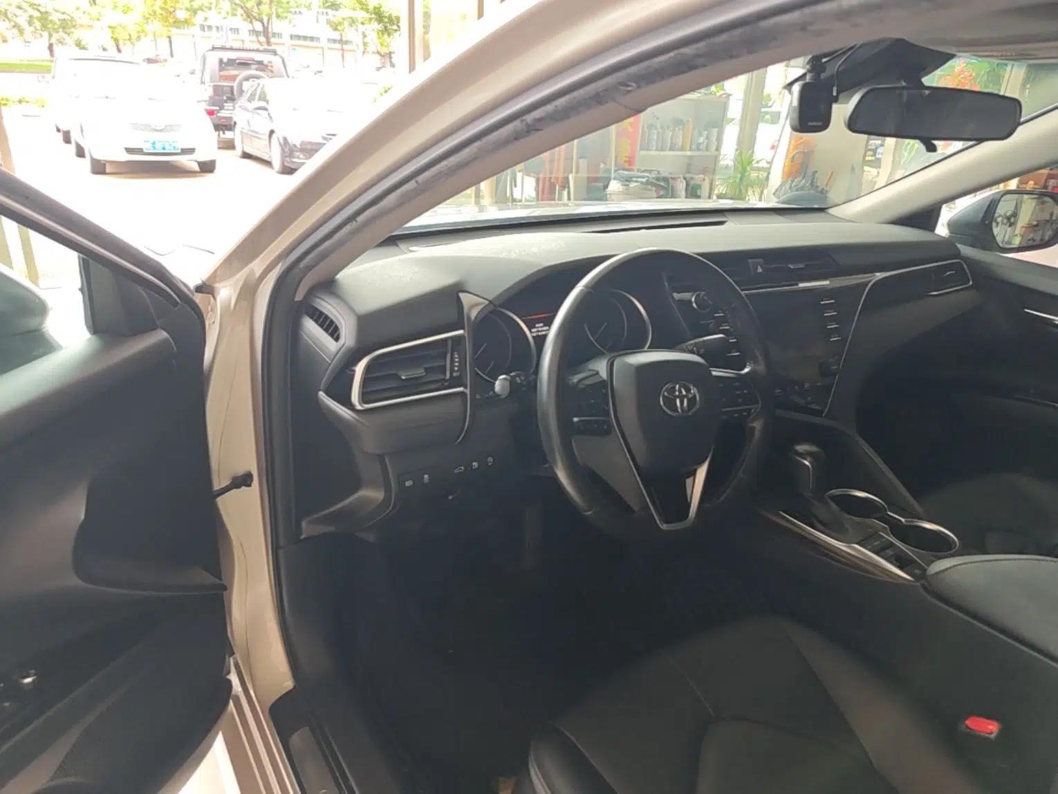 Toyota Camry 2018 2.5G Luxury Edition — миниатюра 12