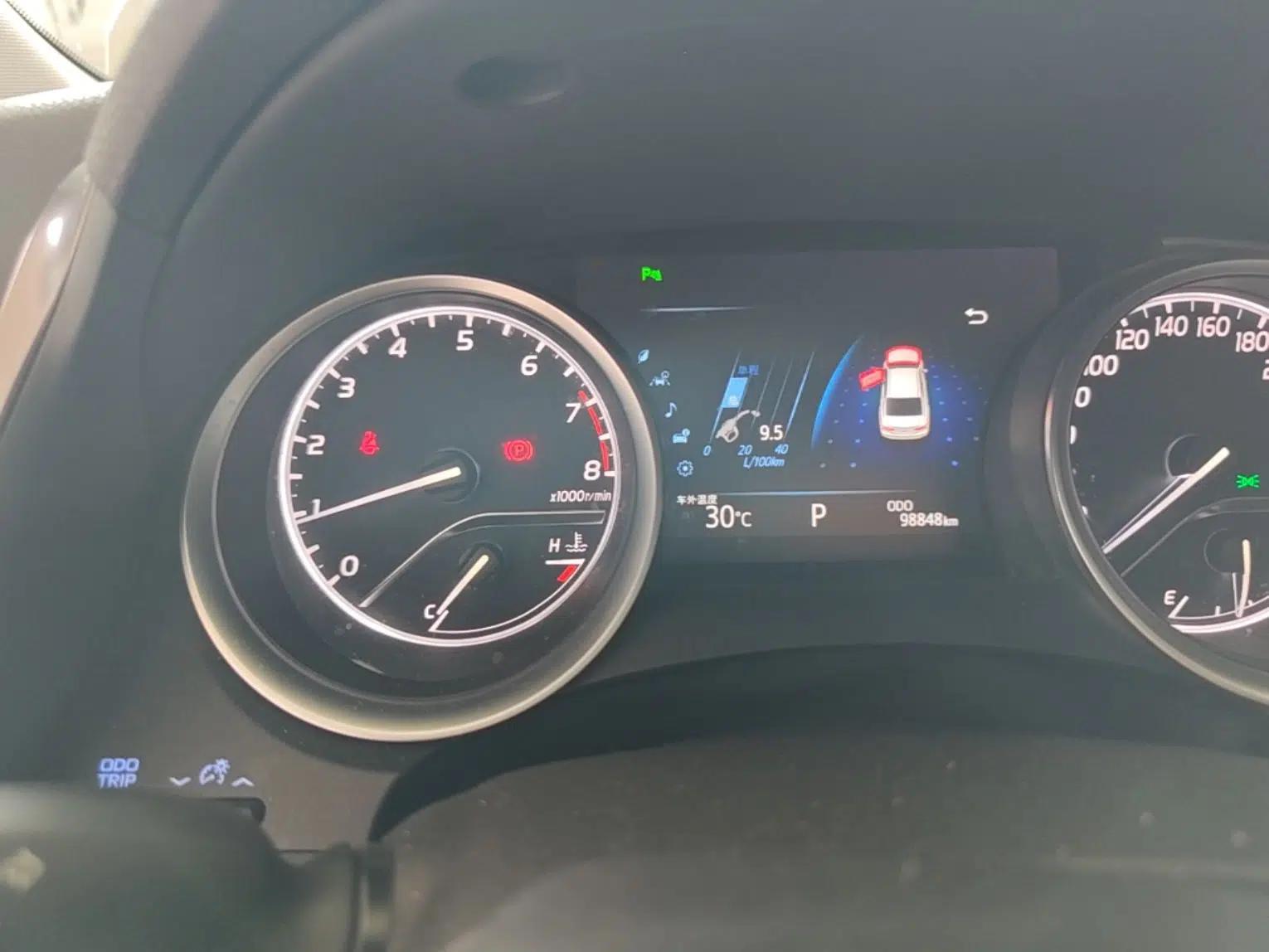 Toyota Camry 2018 2.5G Luxury Edition — миниатюра 14