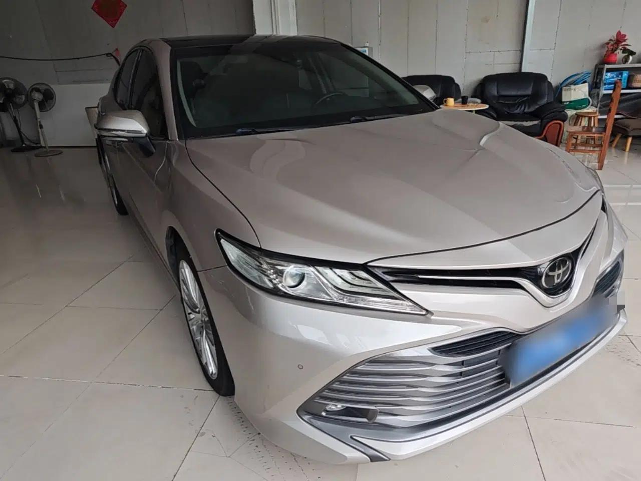 Toyota Camry 2018 2.5G Luxury Edition — миниатюра 3