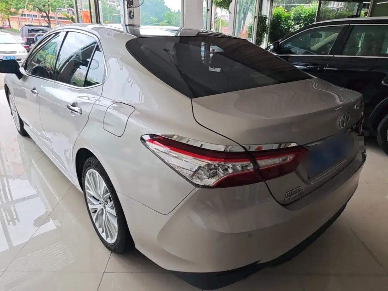 Toyota Camry 2018 2.5G Luxury Edition — миниатюра 4