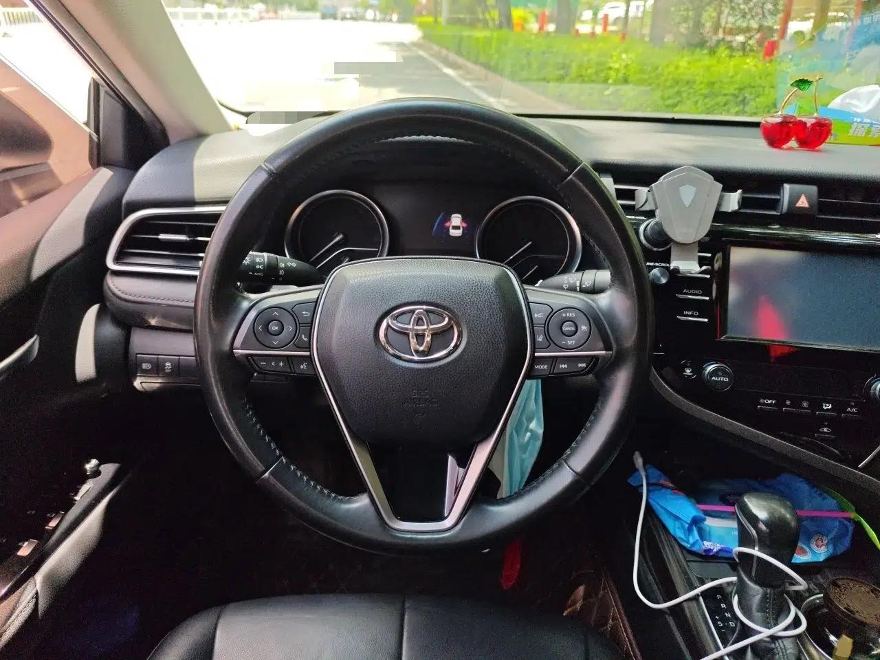 Toyota Camry 2018 2.0G Luxury Edition — миниатюра 10