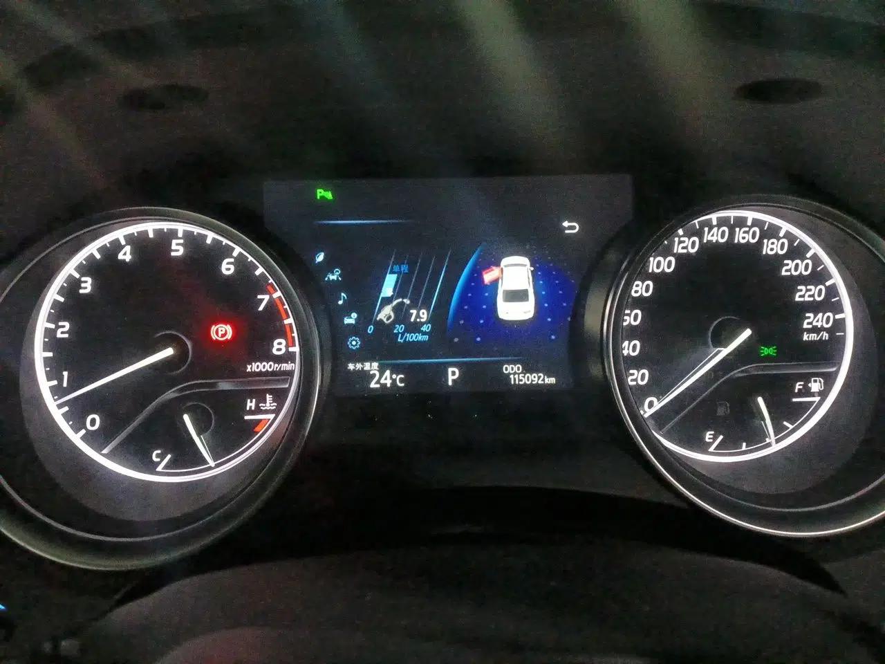 Toyota Camry 2018 2.0G Luxury Edition — миниатюра 11