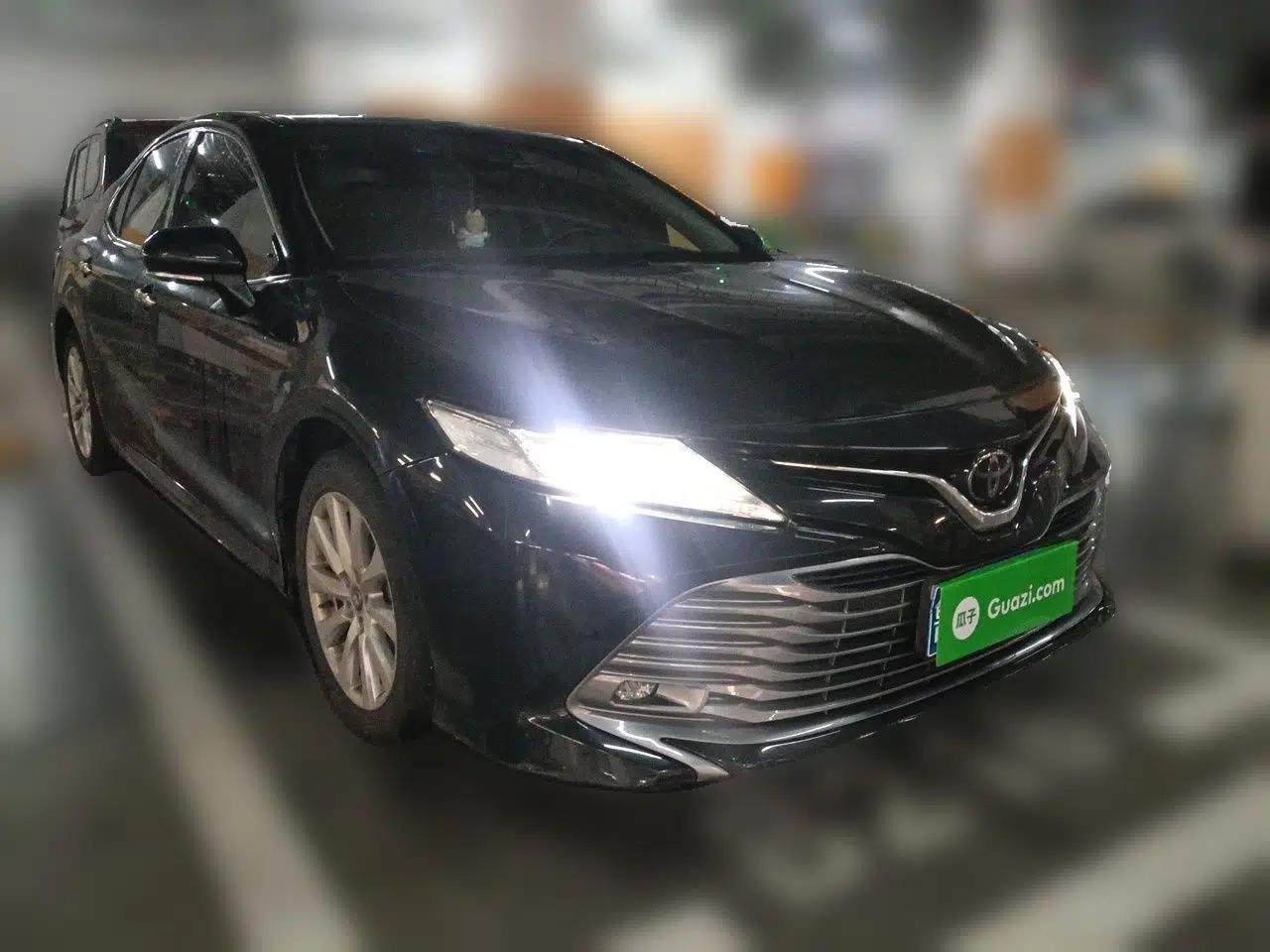 Toyota Camry 2018 2.0G Luxury Edition — миниатюра 3